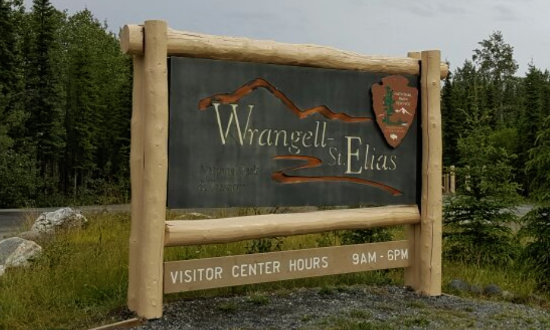 Entrance sign at Wrangell-St. Eliss NP 