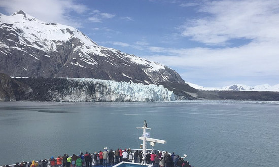 Watching glaciers from a cruise ship at Glacier Bay National Park