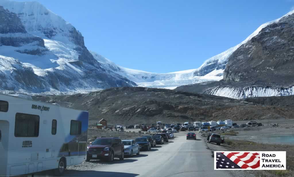 Crowds at the Columbia Icefield in Canada