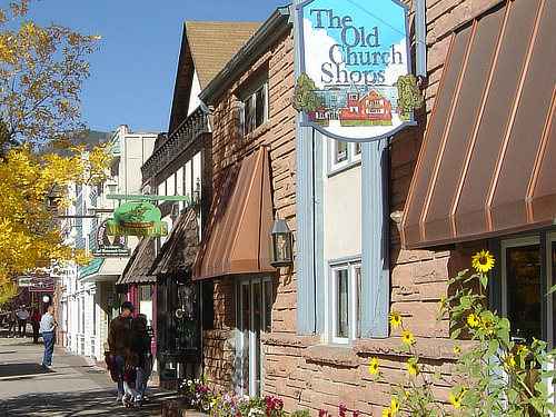 Shopping in Estes Park ... a favorite of visitors!