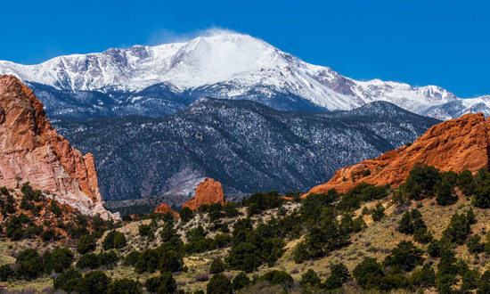 The towering majesty of Pikes Peak in Colorado ... America's Mountain