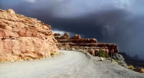 Weather can change on the Moki Dugway ... here a cloudy, stormy day